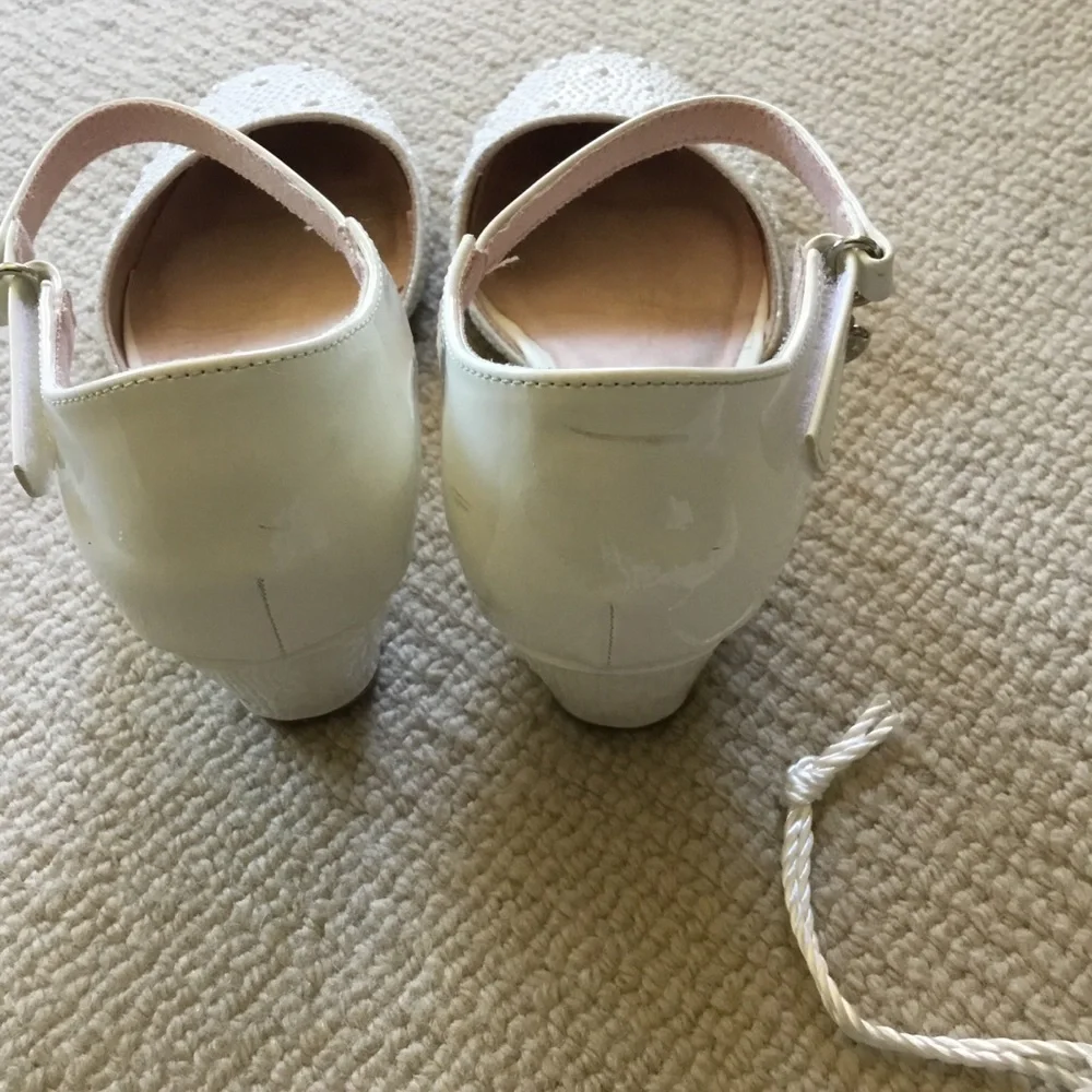 Girls White Pearl-Embellished Ankle-Strap Flats